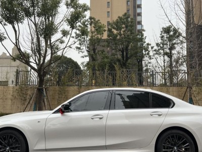 2022款新款宝马325Li M运动耀夜长轴版出租图5